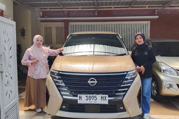Ibu Dina